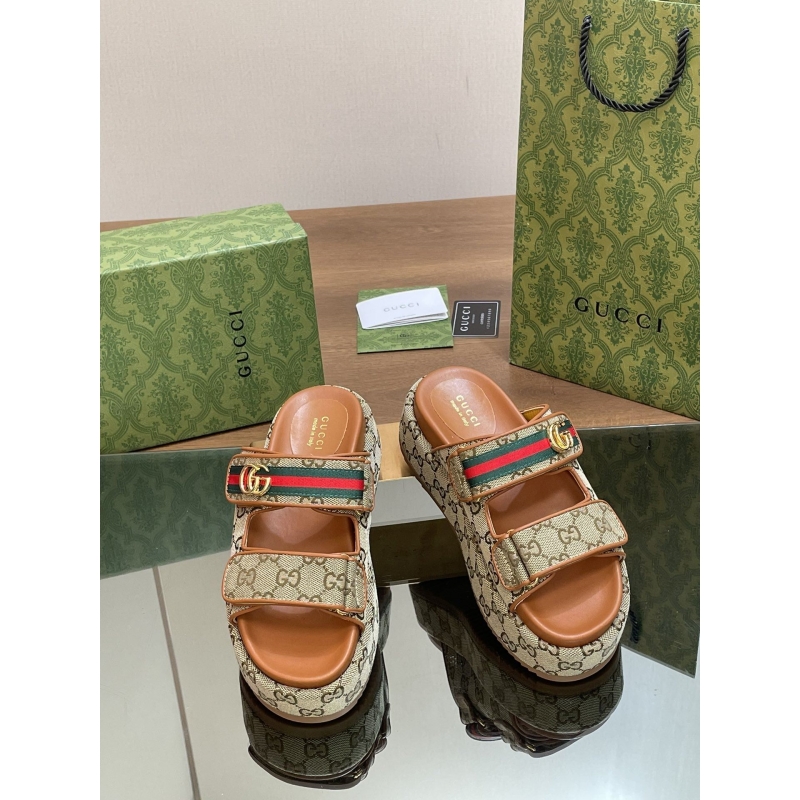 G*u*i slippers